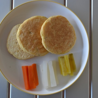 離乳食✴砂糖なしバナナとにんじんのパンケーキ